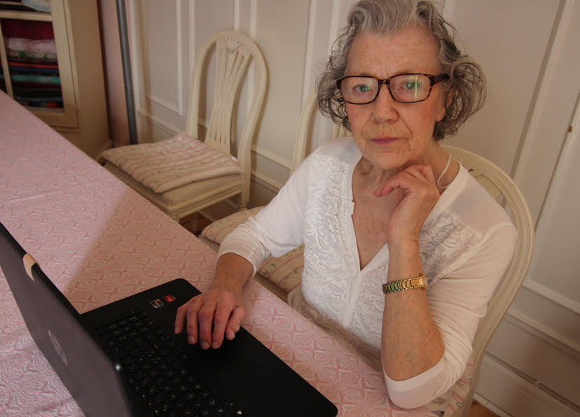 83-årige Anna Jørgensen fra Frederiksberg har svært ved at finde rundt i den digital jungle