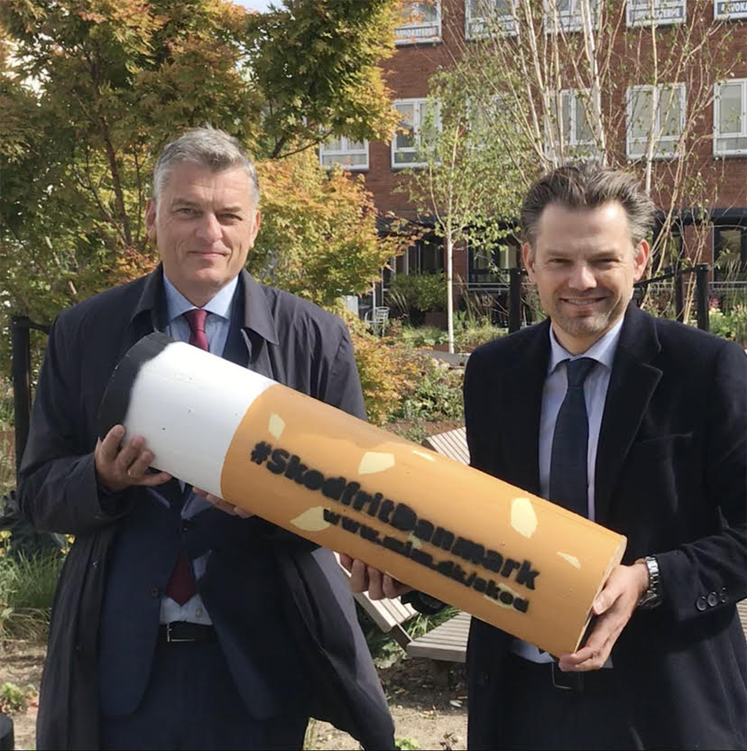 Formand for Miljø, Bynatur- og Mobilitetsudvalget på Frederiksberg glæder sig sammen med borgmester Michael Vindfeldt over, at kommune fra næste år modtager en halv millioner kroner fra tobaksindustrien til oprydning af cigaretskod