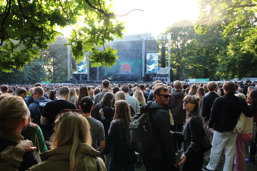 Tusindvis af festglade festivalgæster mødte op til den første Syd for Solen-musikfestival, der løb af stablen for første gang i Søndermarken i weekenden 10. - 12. juni.  