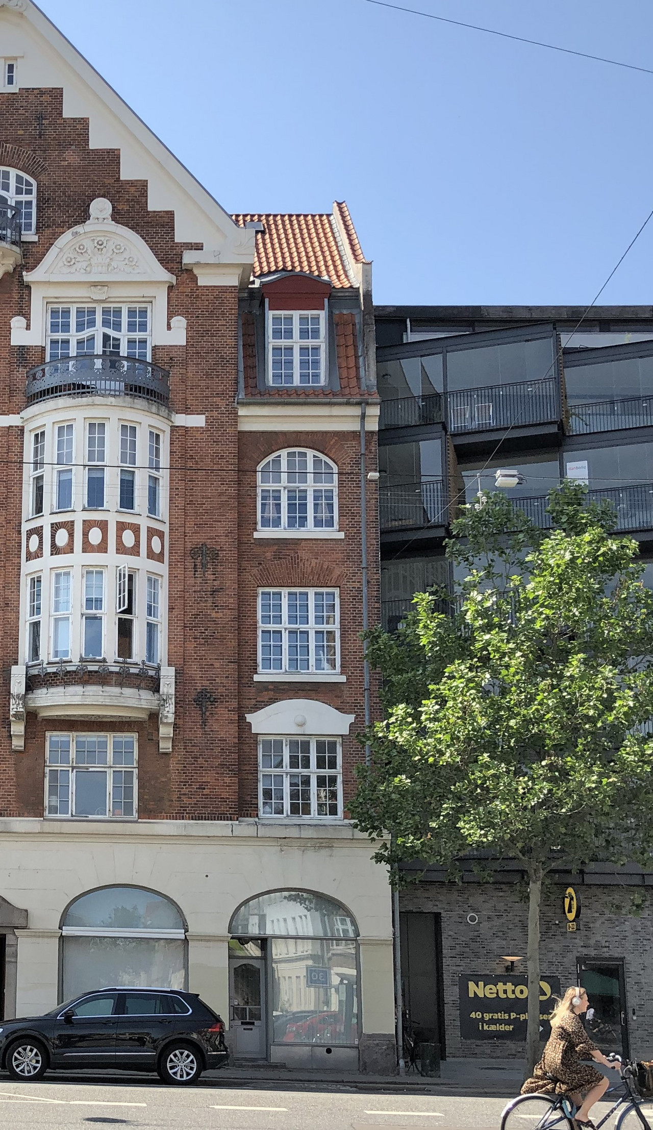 Man behøver ikke renovere en hel ejendom eller en hel facade for at være med. På billedet ses bygningen på H. C. Ørstedsvej 25-27, der i 2020 fik en pris i kategorien "Den hele bygning".
