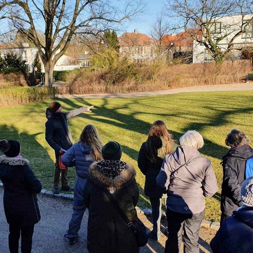 Med på gåturen i de to parker var også Else Støvring fra Frederiksberg Forsyning, som gjorde deltagerne klogere på de tekniske detaljer i klimaprojekterne. 